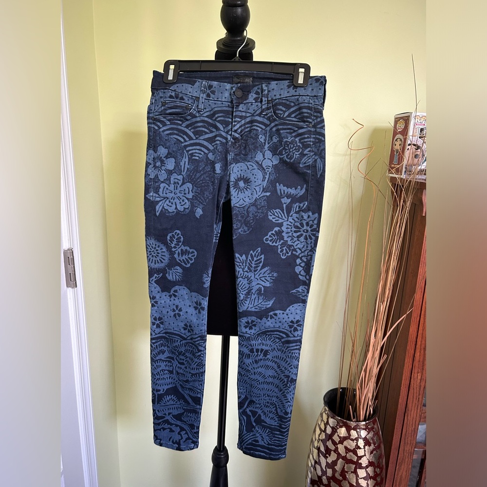 Adorable Floral Pattern Mother Denim Skinny Jeans, Size 25- with Stretch!